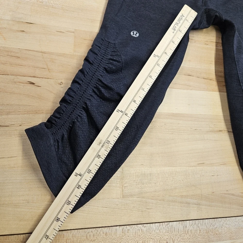 lululemon In The FlowBlack Mid Rise Pull On Activewear Cropped Leggings